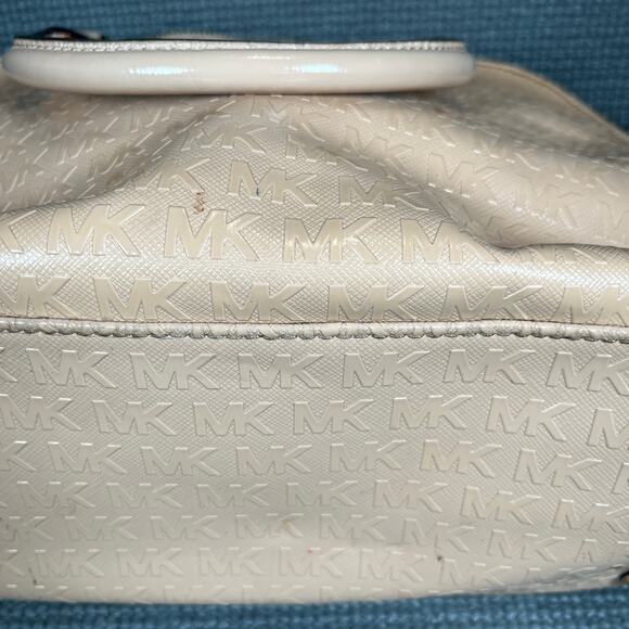 Michael Kors Cindy Monogram Satchel Bag Oyster Beige Patent Leather Dome Pockets - Picture 7 of 13